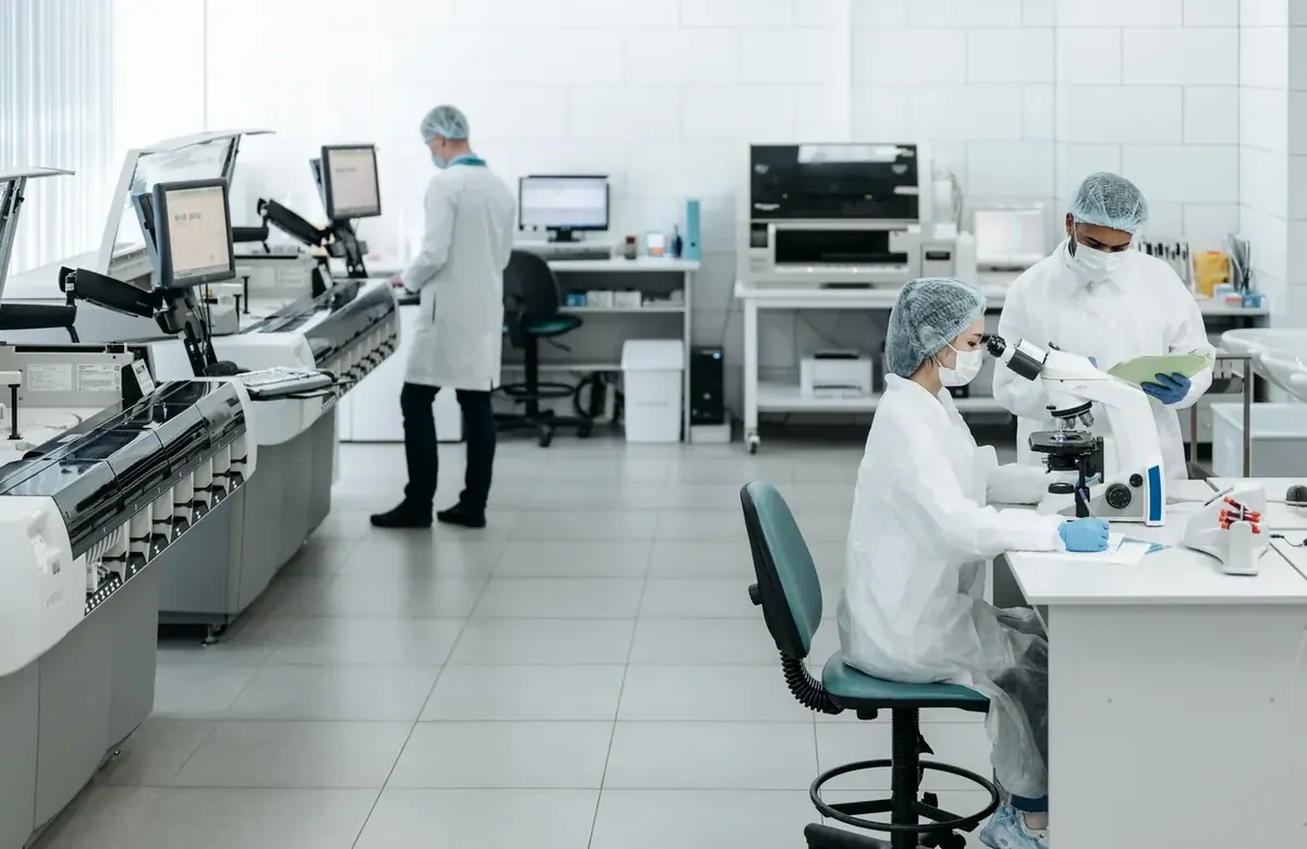 Modern laboratory supporting cell and tissue engineering research